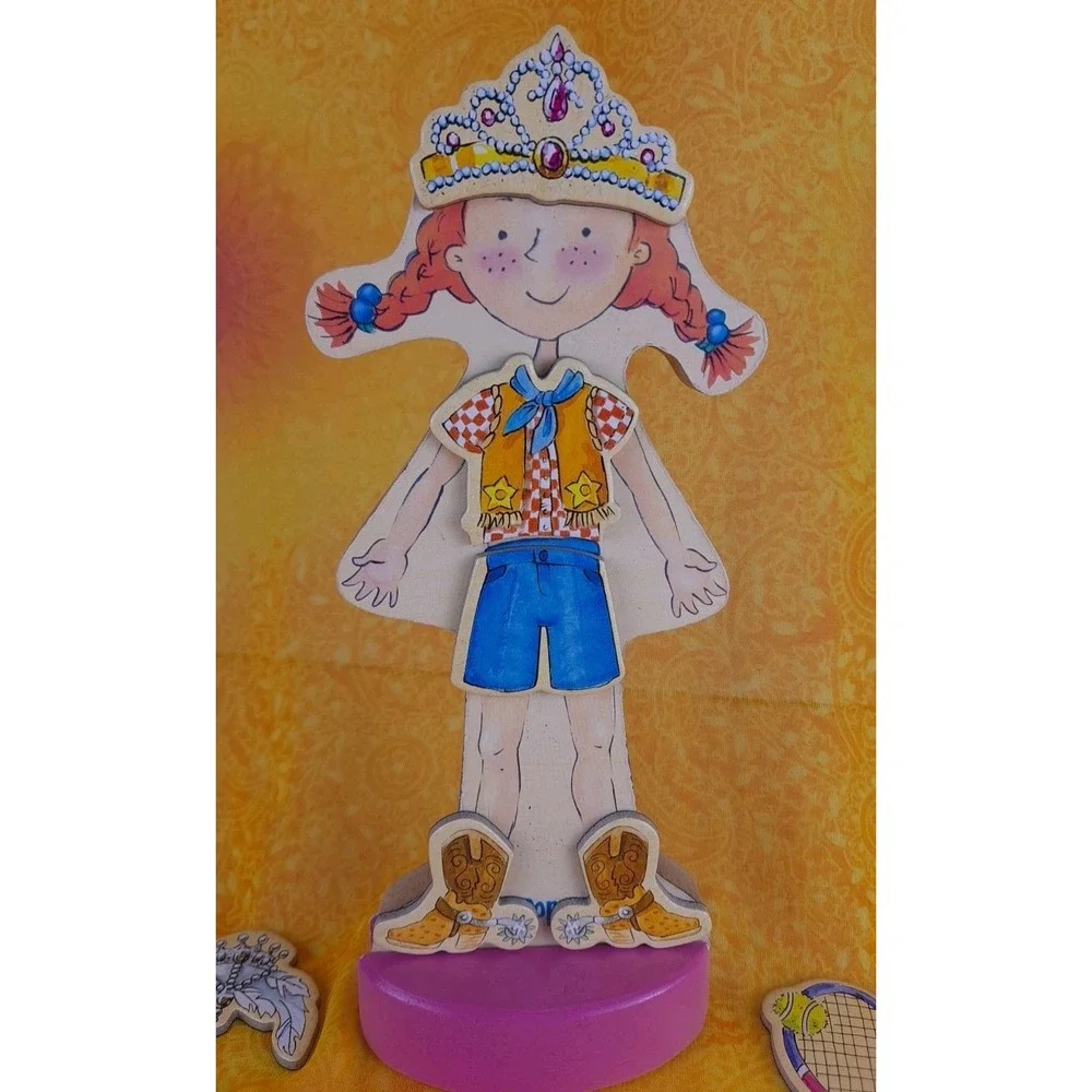 Poppy Magnetic Wooden Doll‎ With Base And 32 Pieces For Dress Up